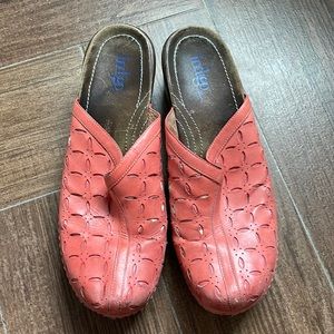 Indigo By Clarks Clogs Womens Size 9 Coral Leather Slip-On Platform Shoes Mule